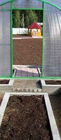 Ground heating in greenhouses